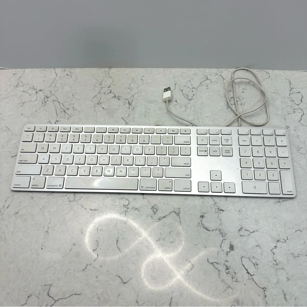 WORKS! Genuine Apple A1243 USB Wired Aluminum Keyboard with Numeric KeyPad